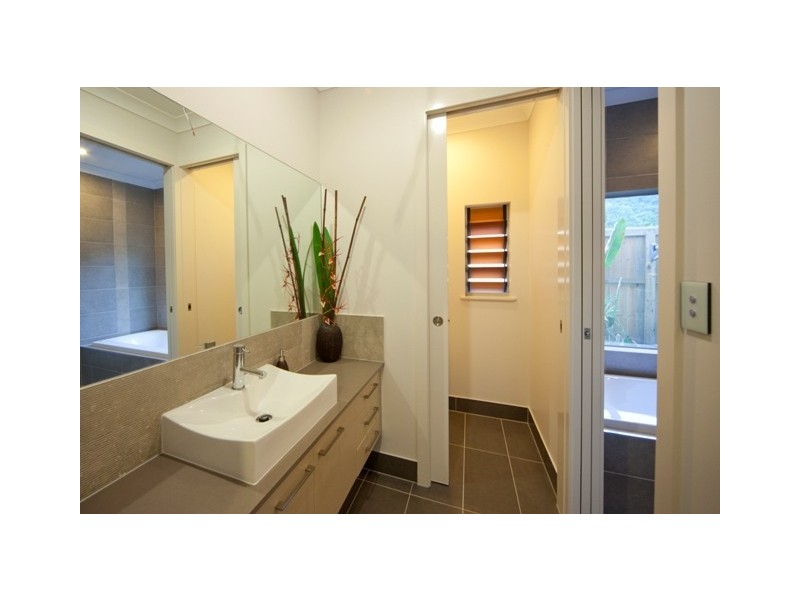 21 Muller Street, Palm Cove QLD 4879