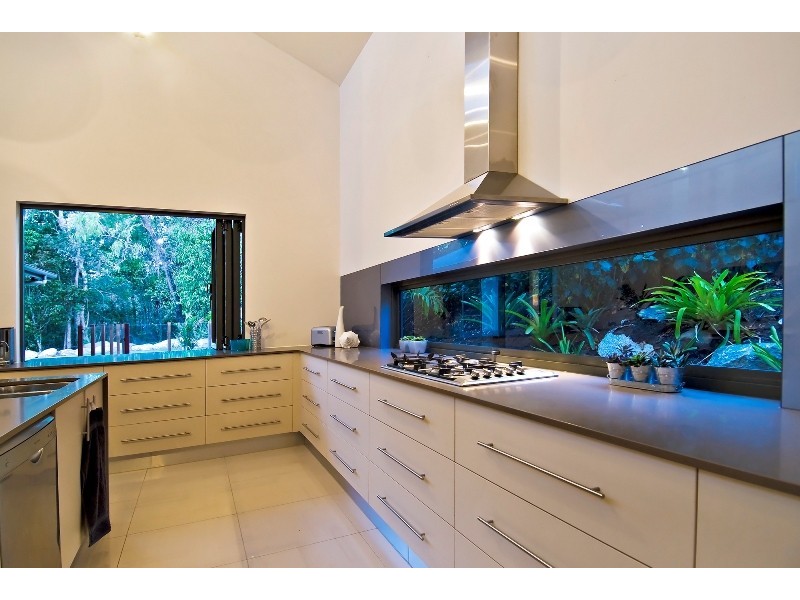 29 Aurelia Street, Palm Cove QLD 4879