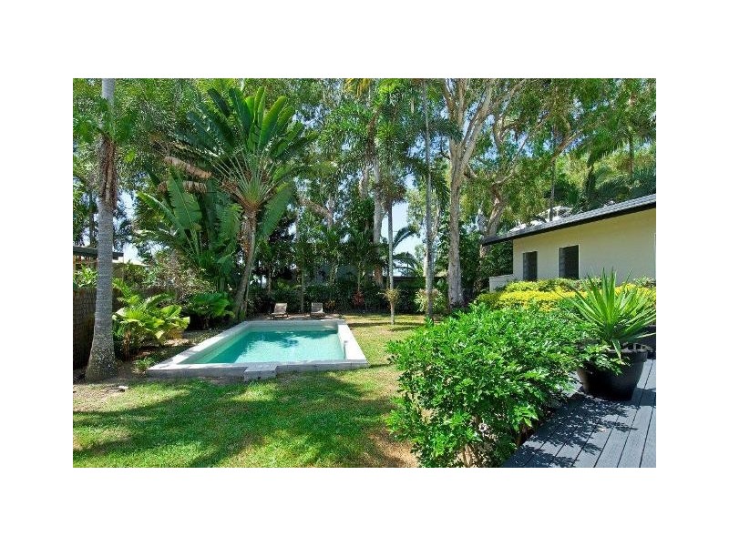 16 Batt Street, Clifton Beach QLD 4879