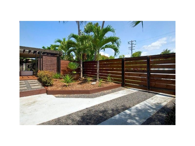 16 Batt Street, Clifton Beach QLD 4879