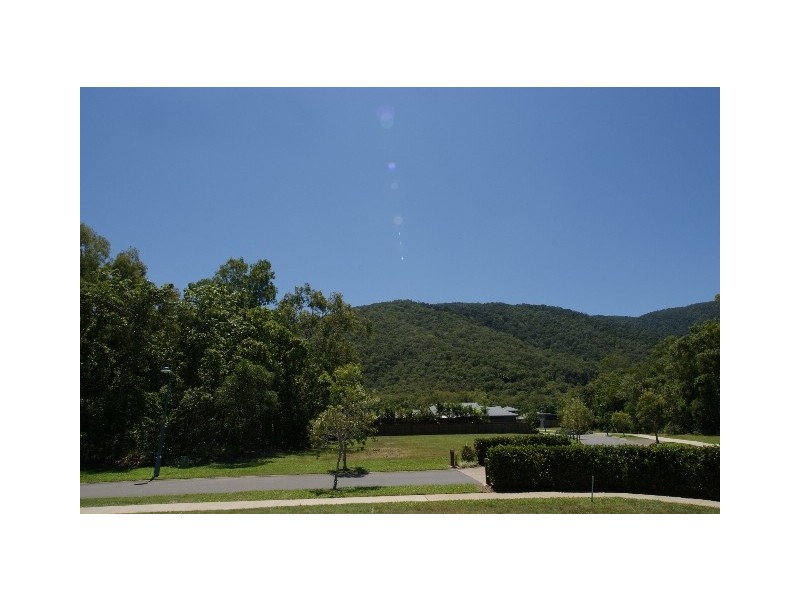 15 Sennfeld Close, Palm Cove QLD 4879