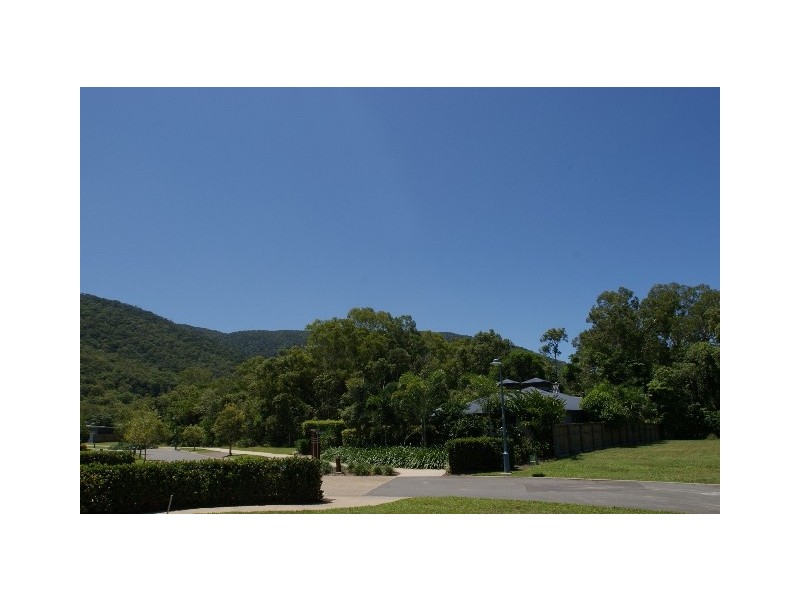 15 Sennfeld Close, Palm Cove QLD 4879