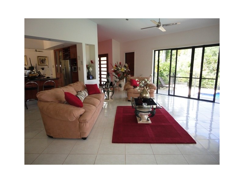 21 Kawana Street, Caravonica QLD 4878