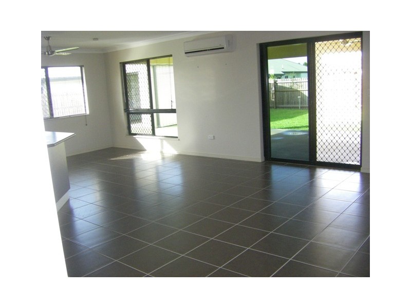 12 Vetiver Street, Trinity Park QLD 4879