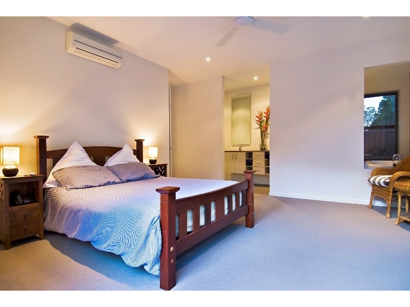 29 Aurelia Street, Palm Cove QLD 4879