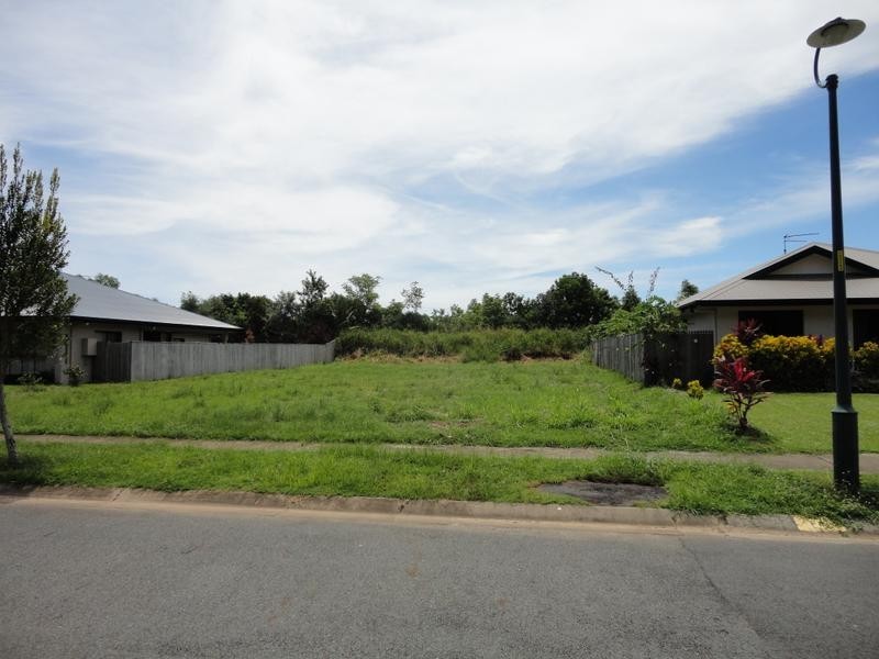 15 Palmetto Street, Palm Cove QLD 4879