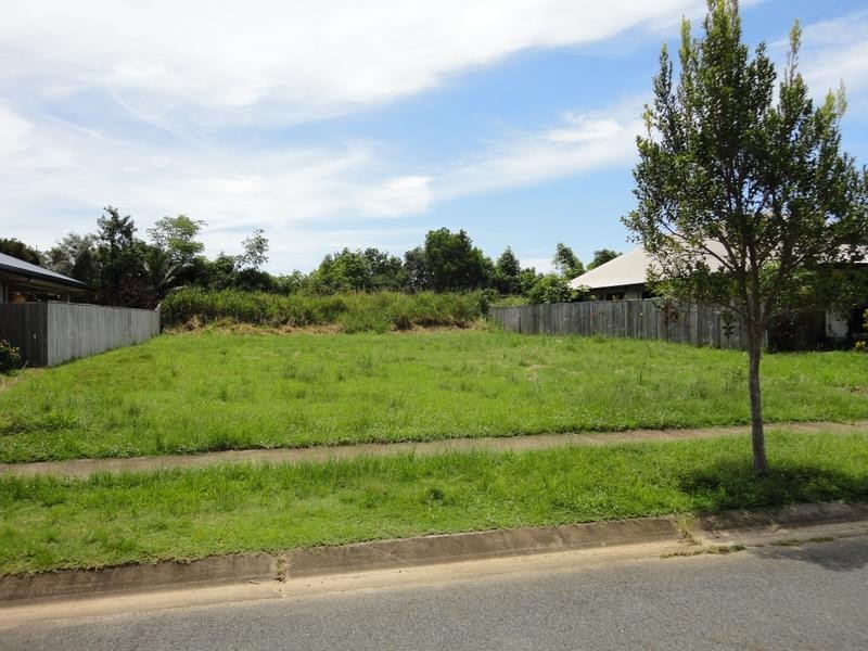 15 Palmetto Street, Palm Cove QLD 4879