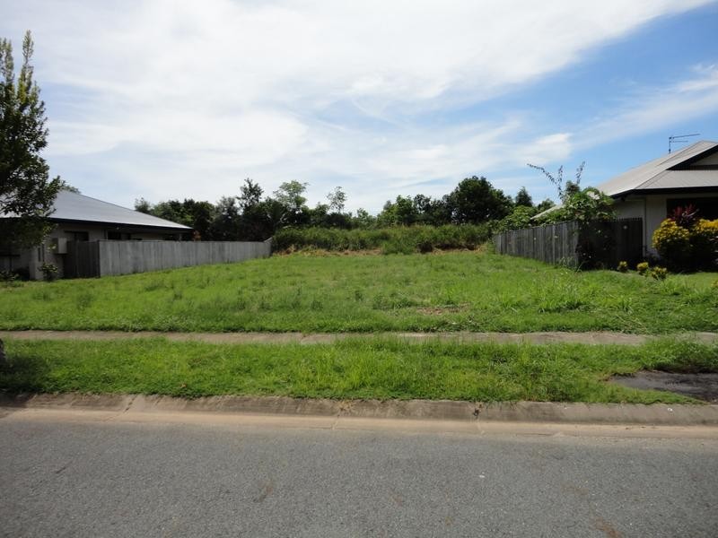 15 Palmetto Street, Palm Cove QLD 4879