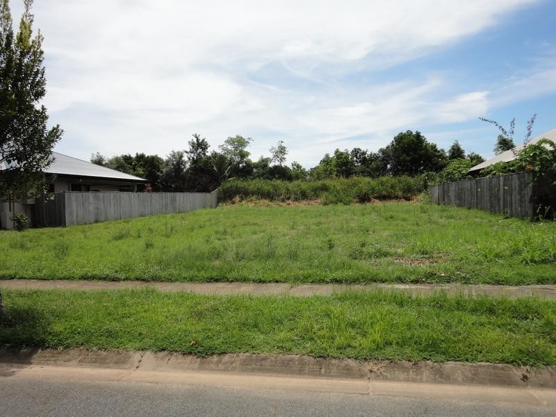 15 Palmetto Street, Palm Cove QLD 4879