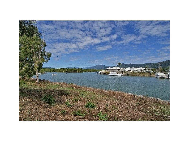 5 Riverside Parade, Trinity Park QLD 4879
