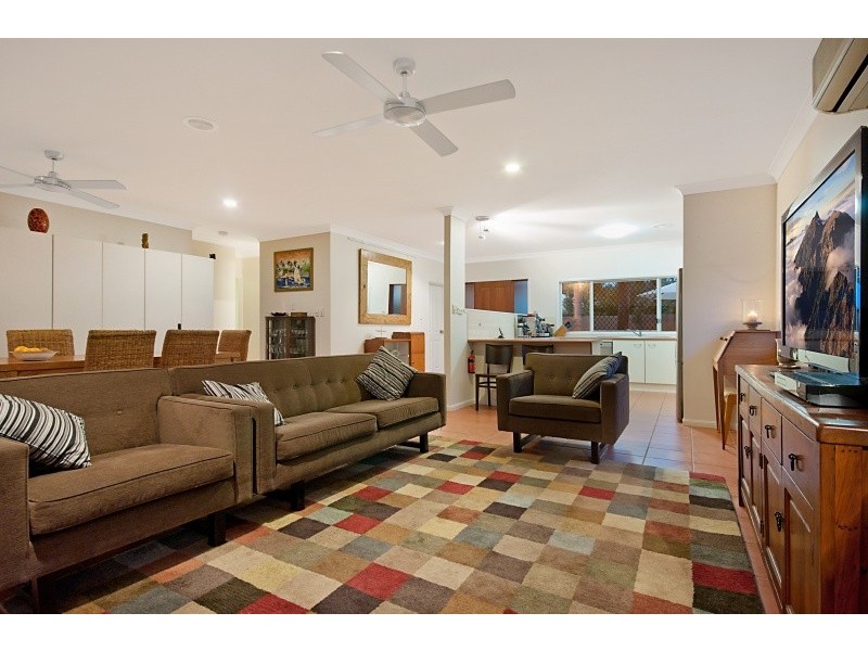 4 Barrier Close, Clifton Beach QLD 4879