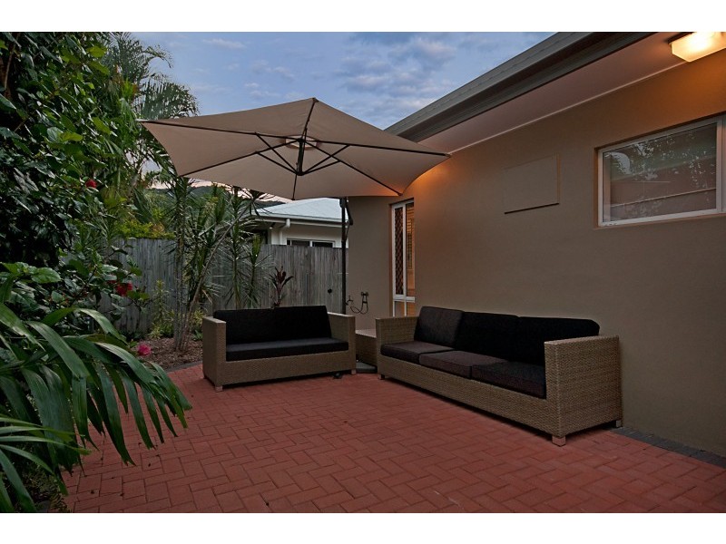 4 Barrier Close, Clifton Beach QLD 4879