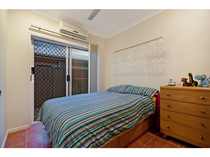 4 Barrier Close, Clifton Beach QLD 4879