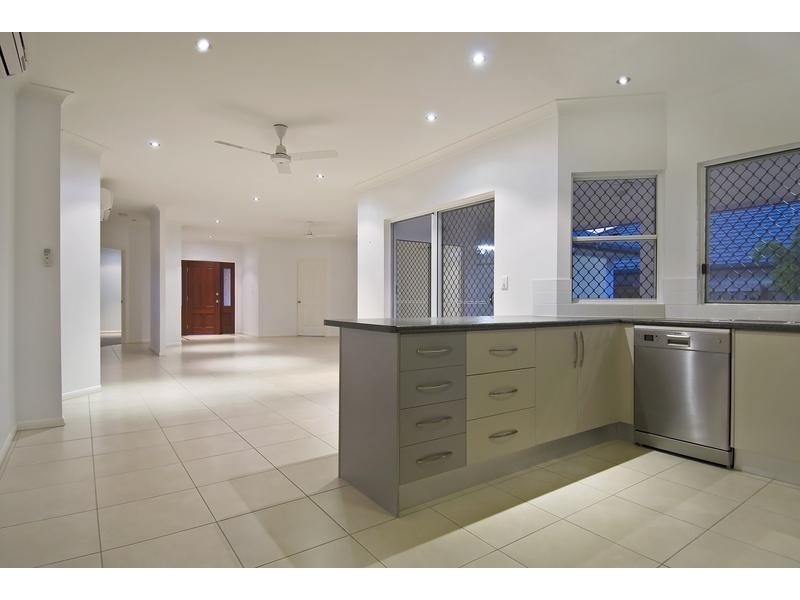 26 Hideaway Close, Palm Cove QLD 4879