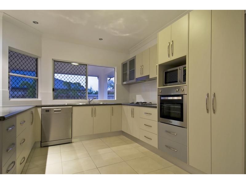 26 Hideaway Close, Palm Cove QLD 4879