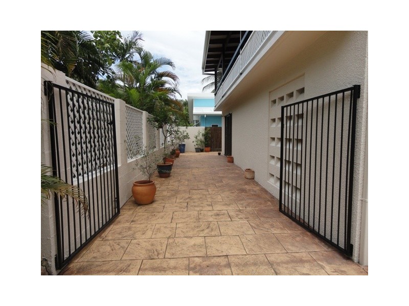 5 Upolu Esplanade, Clifton Beach QLD 4879