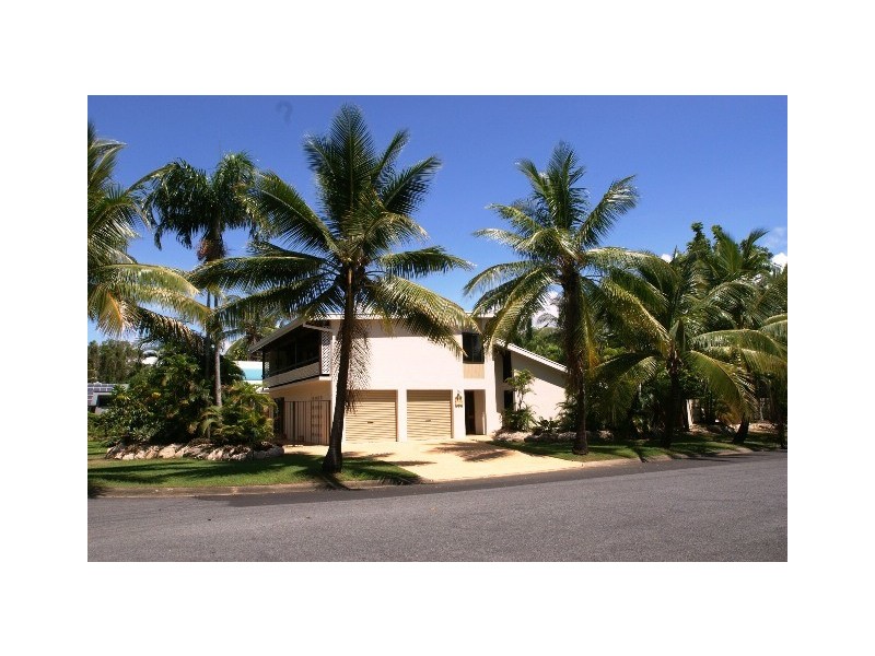 5 Upolu Esplanade, Clifton Beach QLD 4879