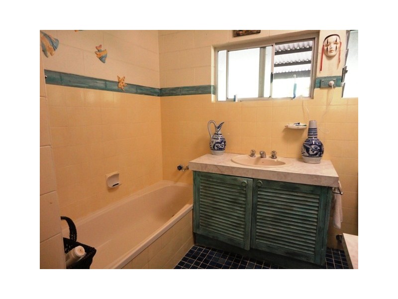 1/18 Satellite Street, Clifton Beach QLD 4879