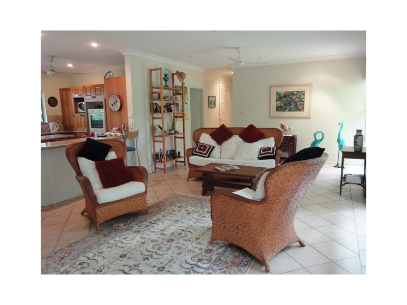 1/18 Satellite Street, Clifton Beach QLD 4879