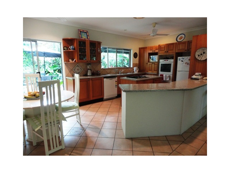 1/18 Satellite Street, Clifton Beach QLD 4879