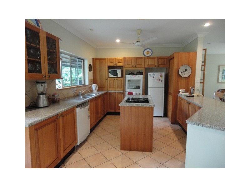 1/18 Satellite Street, Clifton Beach QLD 4879