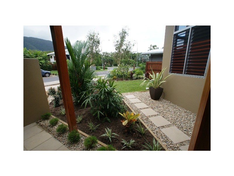 3 Lillian Road, Palm Cove QLD 4879