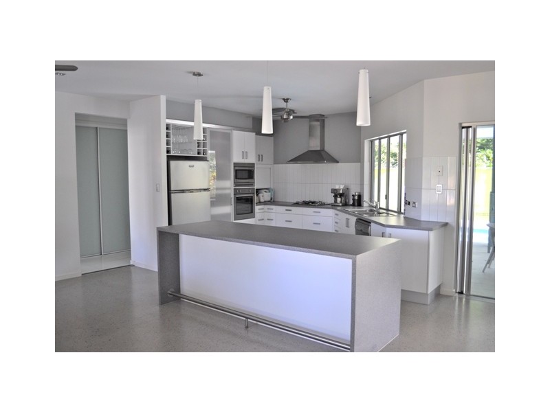 12 Saunders Court, Clifton Beach QLD 4879