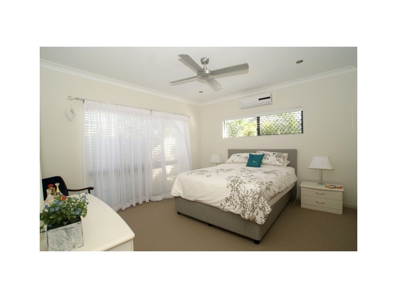 2 Edge Close, Kewarra Beach QLD 4879