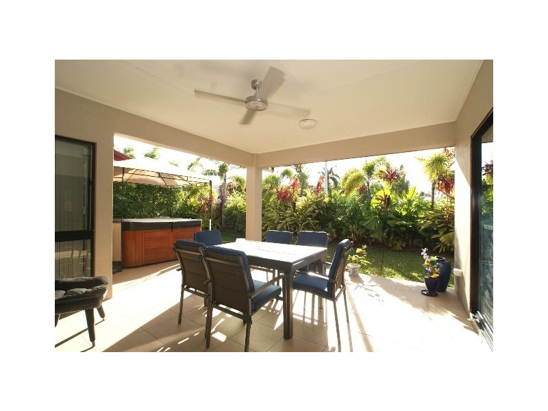 2 Edge Close, Kewarra Beach QLD 4879