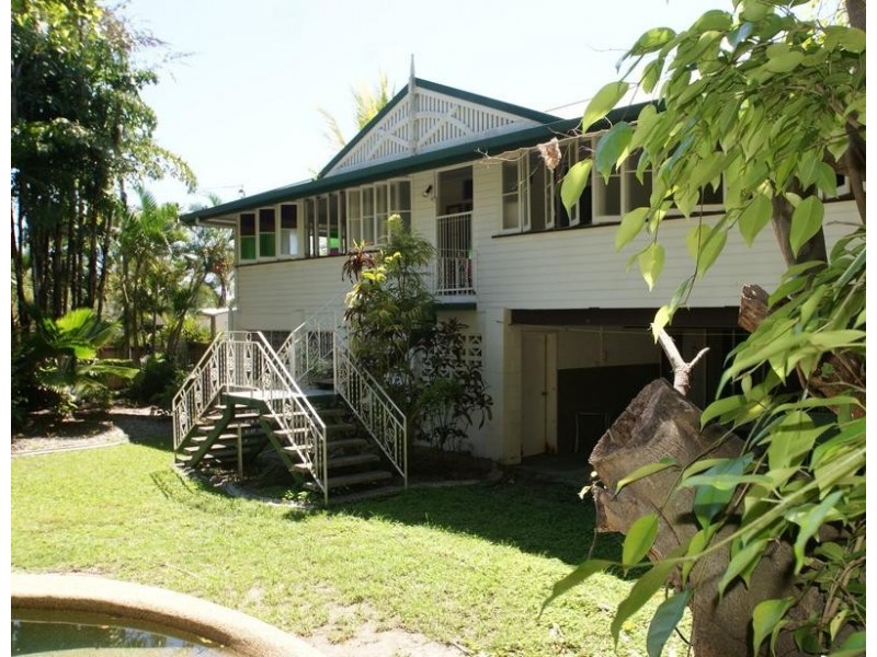 3 Mahab Street, Kewarra Beach QLD 4879