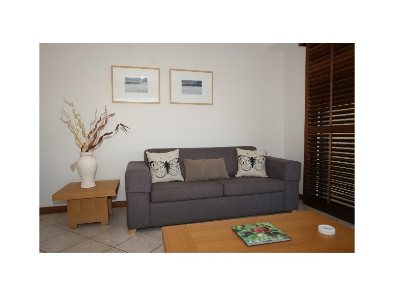 25/73 Esplanade, Cairns QLD 4870