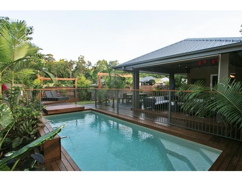 12 Muller Street, Palm Cove QLD 4879