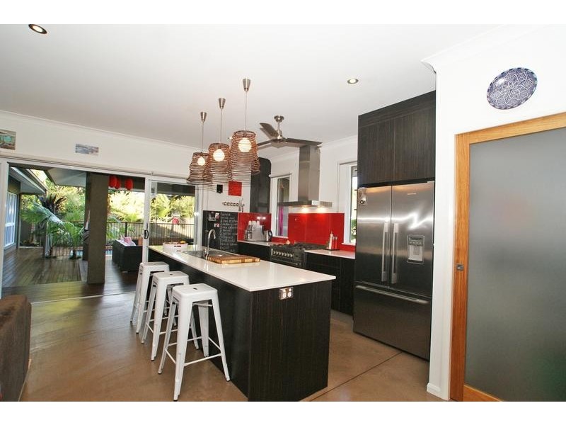 12 Muller Street, Palm Cove QLD 4879