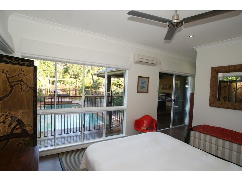 12 Muller Street, Palm Cove QLD 4879