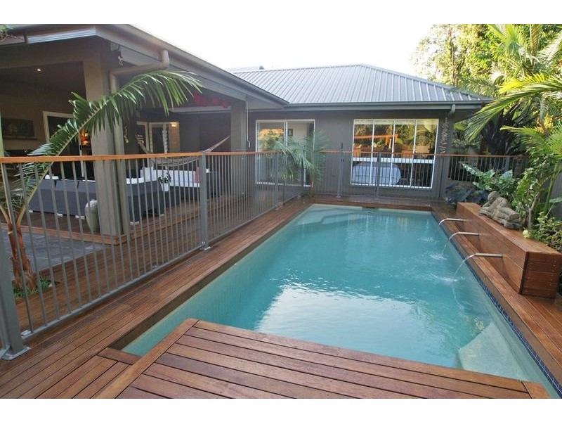 12 Muller Street, Palm Cove QLD 4879