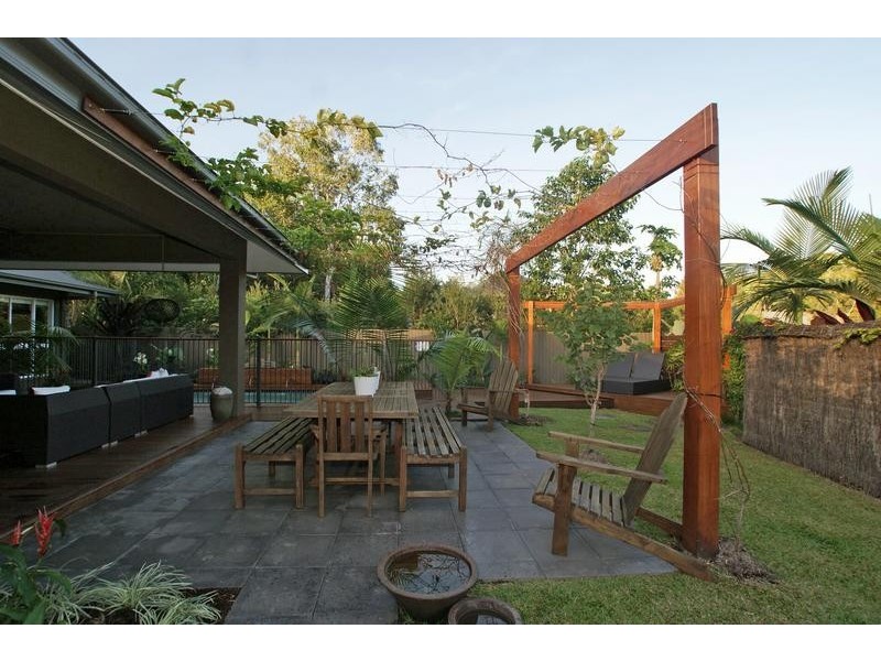 12 Muller Street, Palm Cove QLD 4879