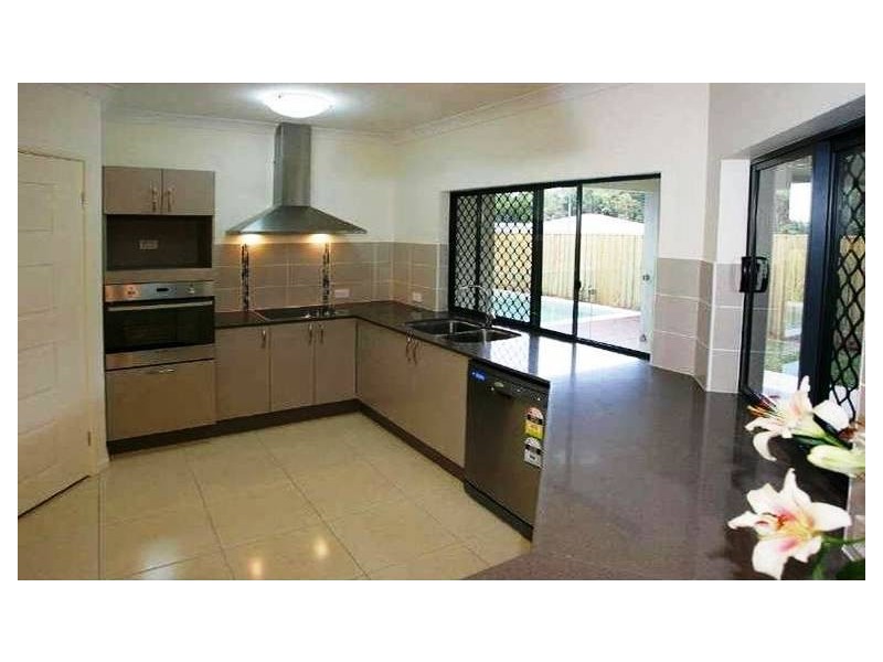 35 Aurelia Street, Palm Cove QLD 4879