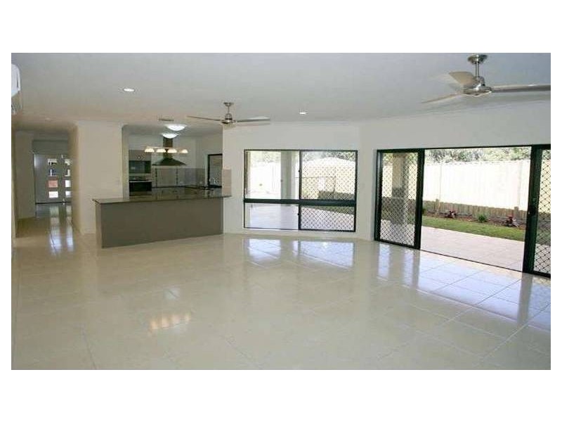 35 Aurelia Street, Palm Cove QLD 4879