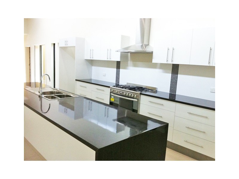 43 Aurelia Road, Palm Cove QLD 4879