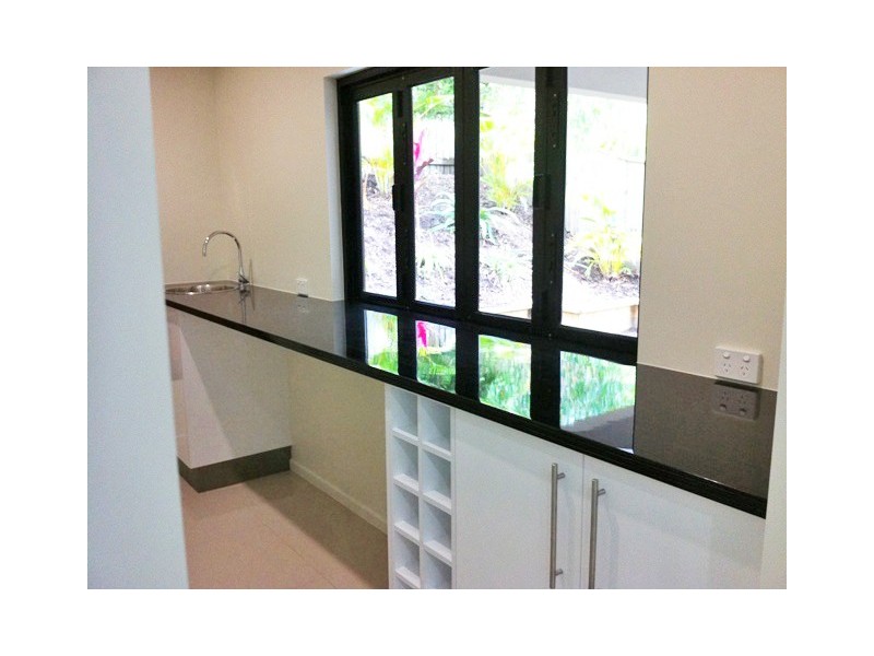 43 Aurelia Road, Palm Cove QLD 4879