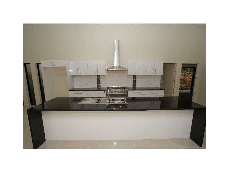 43 Aurelia Road, Palm Cove QLD 4879