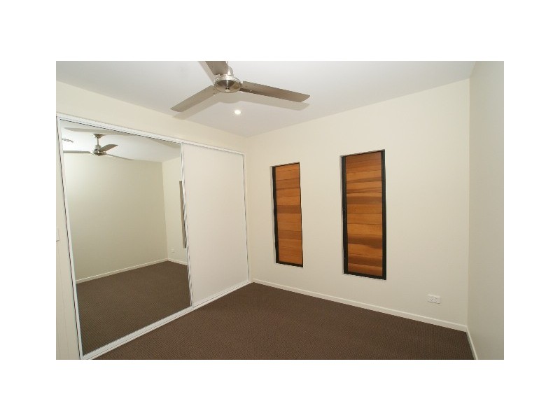 43 Aurelia Road, Palm Cove QLD 4879