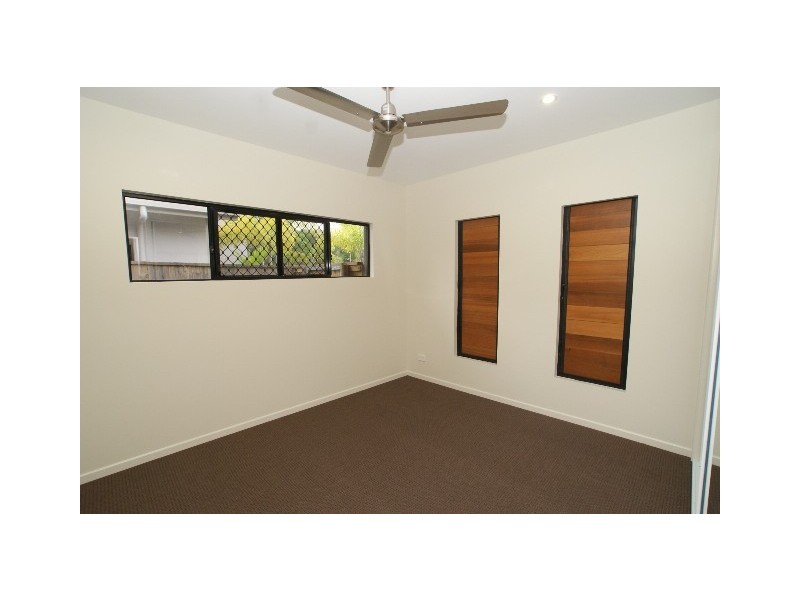 43 Aurelia Road, Palm Cove QLD 4879