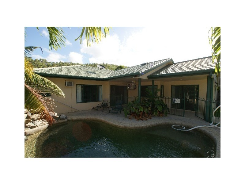 3 Helsdon Close, Clifton Beach QLD 4879