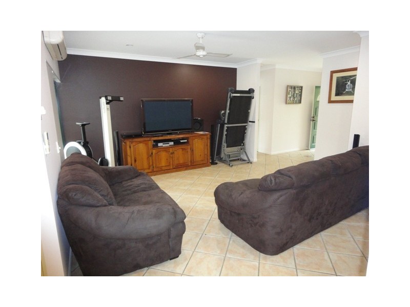 3 Helsdon Close, Clifton Beach QLD 4879