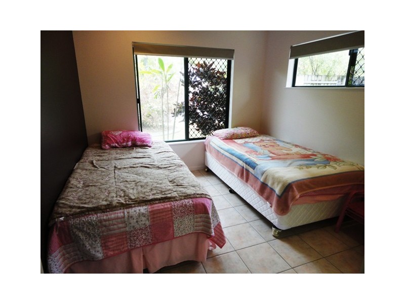3 Helsdon Close, Clifton Beach QLD 4879