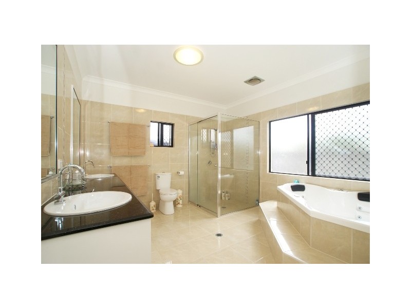 7 Floreat Street, Kewarra Beach QLD 4879