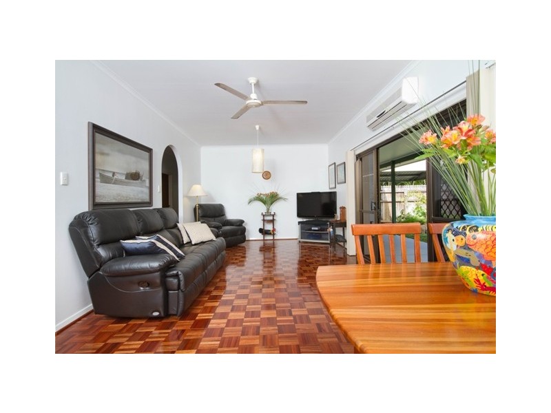 2 Satellite Street, Clifton Beach QLD 4879