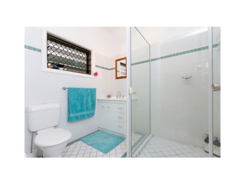 2 Satellite Street, Clifton Beach QLD 4879