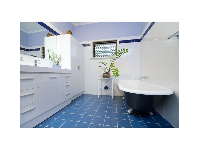 2 Satellite Street, Clifton Beach QLD 4879